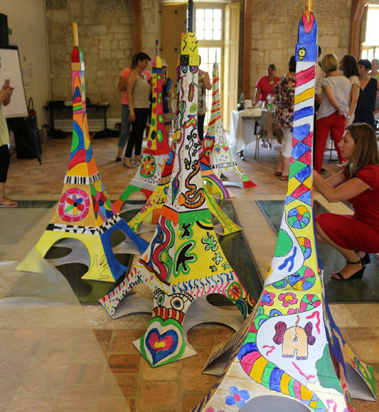 Team-building artistique Œuvre collective sur Tour Eiffel géante