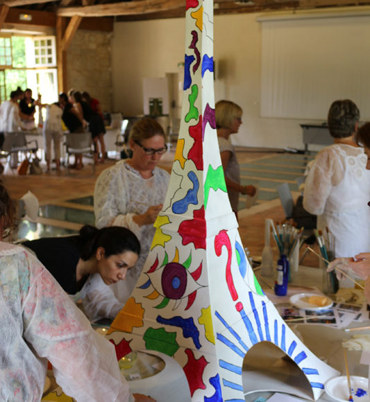 Team-building artistique Œuvre collective sur Tour Eiffel géante